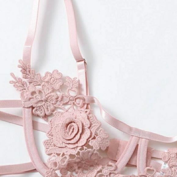 Sexy Cut Out Floral Lace Lingerie Bra - Picture 3 of 3